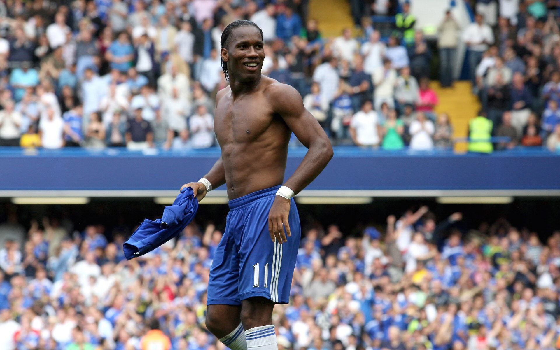 《ApexLegends》冰封战场新地图正式上线引领冬季战术新潮流